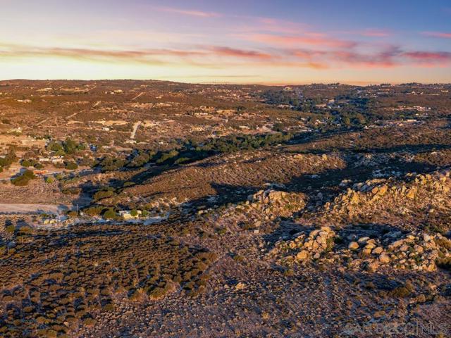 40760 Old Highway 80, Boulevard CA: https://media.crmls.org/mediaz/d6c1f8f5-419c-401a-aed5-0033deb18f3b.jpg