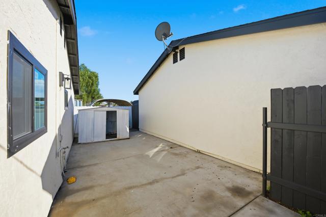 Image 27 of 30 For 1877 Donax Avenue