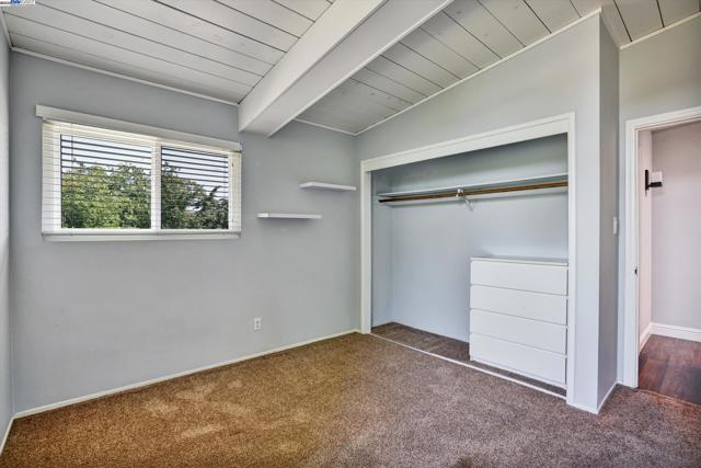 588 E Angela St, Pleasanton CA: https://media.crmls.org/mediaz/d6c22928-1058-4df4-a63f-b1cd4c074b2a.jpg