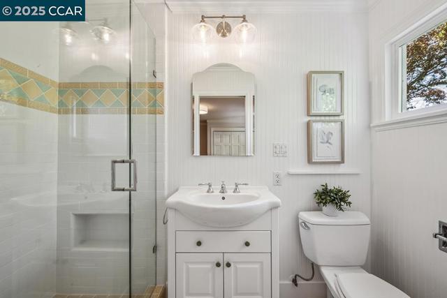 390 Castello Rd, Lafayette CA: https://media.crmls.org/mediaz/d6c2516d-5a05-41e8-a39b-10b2c29a9d85.jpg