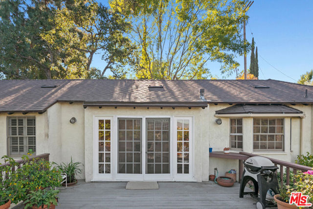 15213 Del Gado Drive, Sherman Oaks CA: https://media.crmls.org/mediaz/d6c3bb0d-5f35-4774-a188-4f97c3304d95.jpg