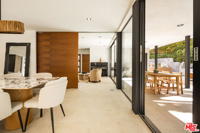 9991 Liebe Drive, Beverly Hills CA: https://media.crmls.org/mediaz/d6c43844-eed0-4fb9-a3f8-c5ca069ea439.jpg