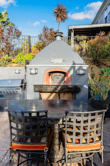653 Milford Street, Los Angeles CA: https://media.crmls.org/mediaz/d6c52f52-2ab6-49a7-a912-4affccd94878.jpg