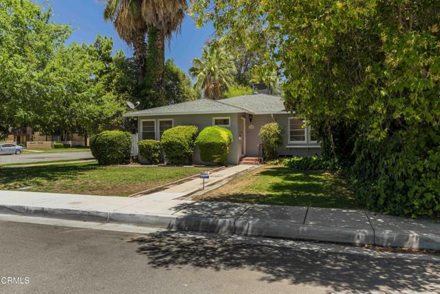 1730 Olive Street, Bakersfield CA: https://media.crmls.org/mediaz/d6c5923e-089b-4bda-a64f-244b72fe0c6f.jpg