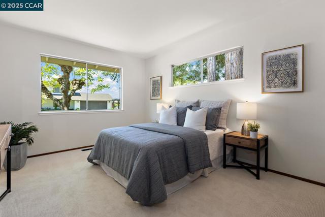 140 Warfield Drive, Moraga CA: https://media.crmls.org/mediaz/d6c6081b-3b24-46fa-9b21-ac59aa02dbdd.jpg