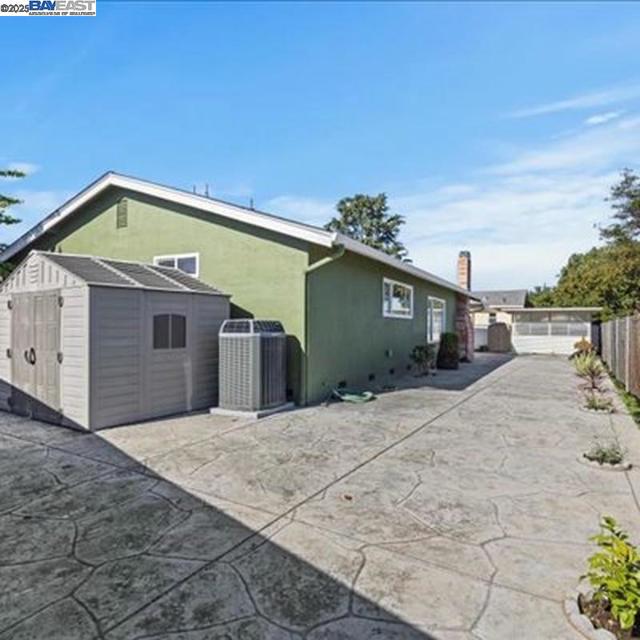 3184 Waugh Place, Fremont CA: https://media.crmls.org/mediaz/d6c60a9c-d3b0-4741-95a5-03d0943a6041.jpg
