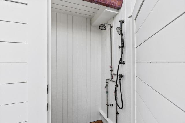 9 Rockview Drive, Santa Cruz CA: https://media.crmls.org/mediaz/d6c6b987-a5df-49a4-81c2-535be3d29868.jpg