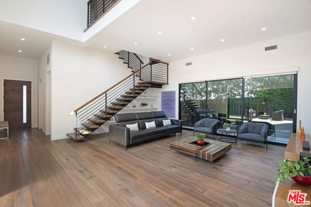 362 N Norton Avenue, Los Angeles CA: https://media.crmls.org/mediaz/d6c733db-7633-4f46-a1b3-6d50972140d0.jpg