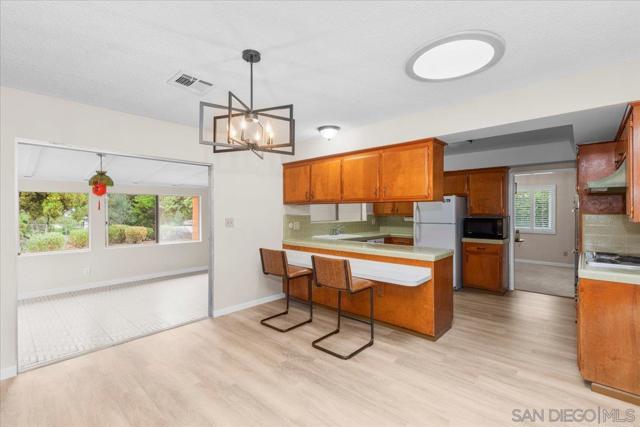 13128 Via Del Toro, Poway CA: https://media.crmls.org/mediaz/d6c7bb87-6414-49ec-af9a-e9a277d8518b.jpg