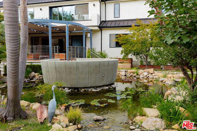 13524 D'Este Drive, Pacific Palisades CA: https://media.crmls.org/mediaz/d6c7e034-fa57-4330-943d-e9c0d7d2658d.jpg