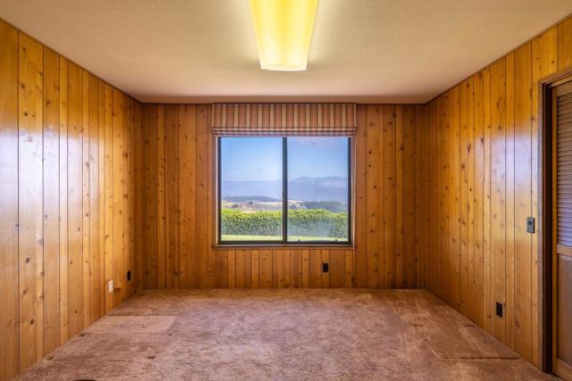 10955 Saddle Road, Monterey CA: https://media.crmls.org/mediaz/d6c7eced-ac55-46ff-af8a-4478154809c3.jpg