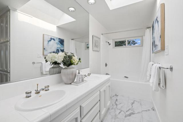 2684 Summit Drive, Burlingame CA: https://media.crmls.org/mediaz/d6c830c1-8562-44ae-8092-a563529c37d3.jpg