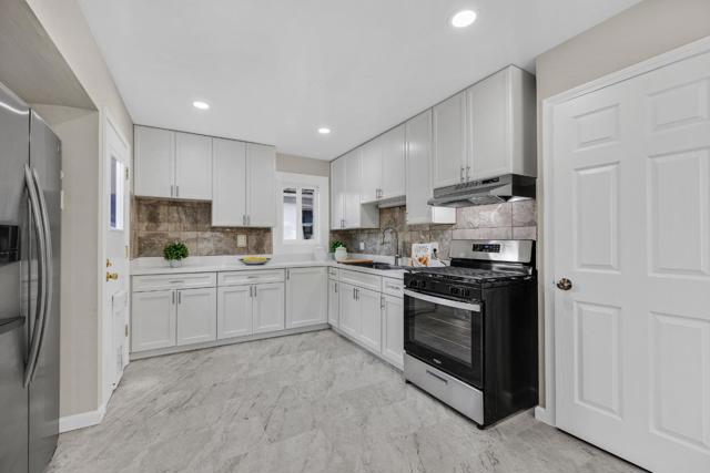 15741 Hesperian Boulevard, San Lorenzo CA: https://media.crmls.org/mediaz/d6c8dbf1-3310-4f56-bc56-acdb8238ecc6.jpg