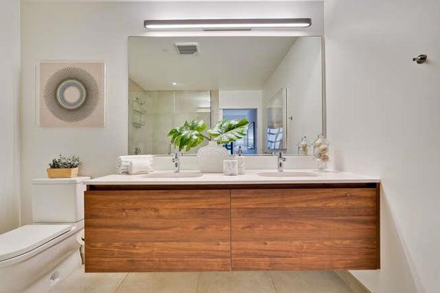 815 Tennessee Street, San Francisco CA: https://media.crmls.org/mediaz/d6c8e114-a8a6-4c33-920c-a6ce60578ef7.jpg