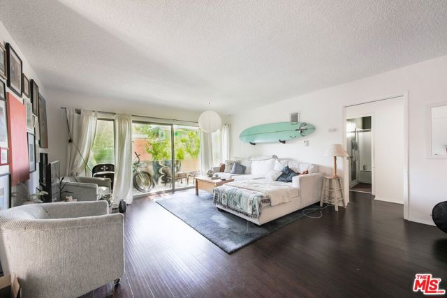 Drew Fenton | 11933 Darlington Avenue Los Angeles CA | MLS: 7171698