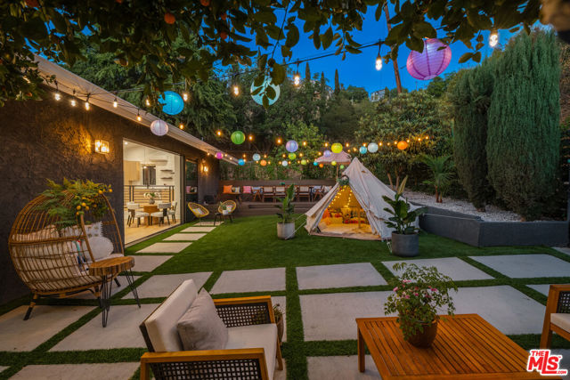 2603 Crestmoore Place, Los Angeles CA: https://media.crmls.org/mediaz/d6c9131f-0ef9-4a10-9e5b-82a9aa0aec32.jpg