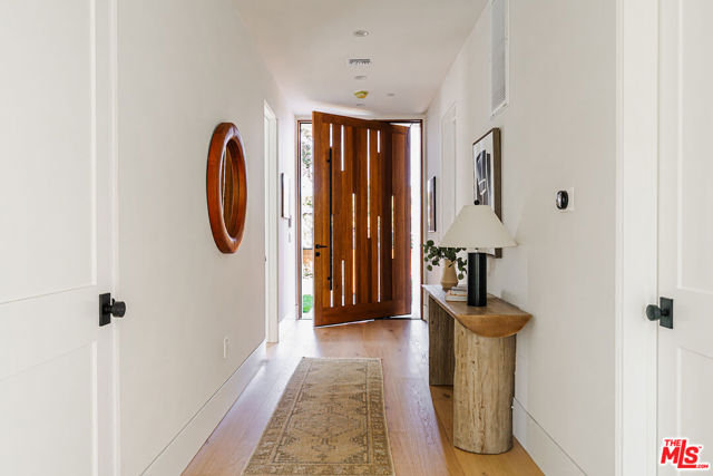 3076 Glenhurst Avenue, Los Angeles CA: https://media.crmls.org/mediaz/d6ca55b0-804e-4be8-9d80-cf4ebe782114.jpg