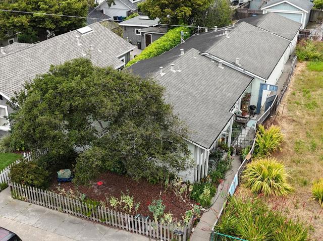 609 Congress Avenue, Pacific Grove CA: https://media.crmls.org/mediaz/d6ca8e62-fa68-4617-b162-31b5d2d2c126.jpg