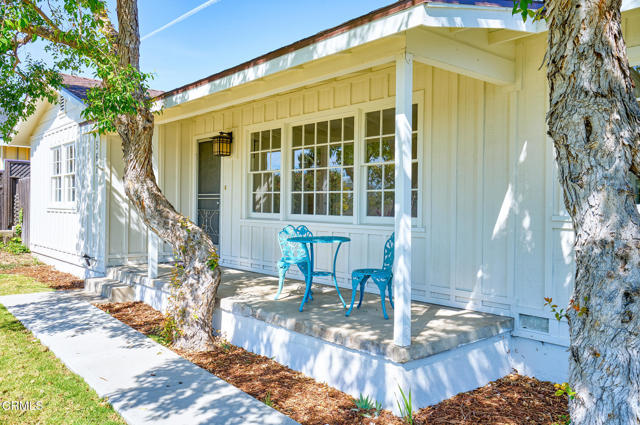 Detail Gallery Image 2 of 34 For 567 Mesa Dr, Camarillo,  CA 93010 - 3 Beds | 2 Baths