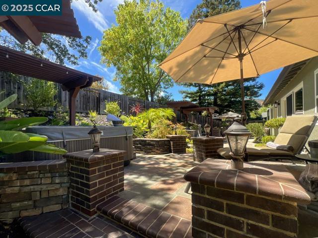 14 Mt Eden Pl, Clayton CA: https://media.crmls.org/mediaz/d6cbaf83-2837-4cdd-9966-febfd4c2aa13.jpg