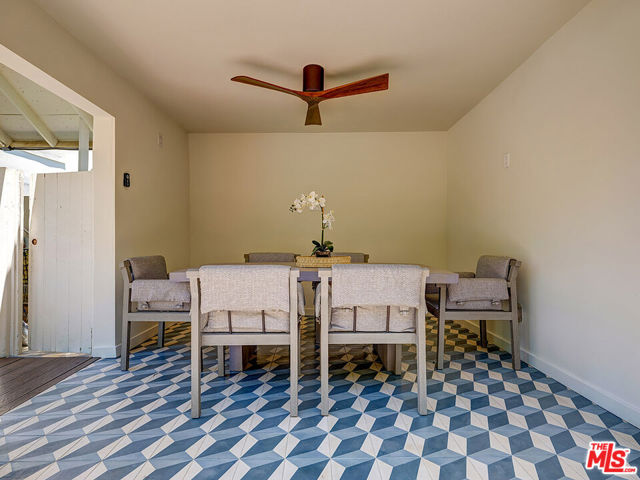 8674 Edwin Drive, Los Angeles CA: https://media.crmls.org/mediaz/d6cbf443-d099-4998-bec1-306331209789.jpg