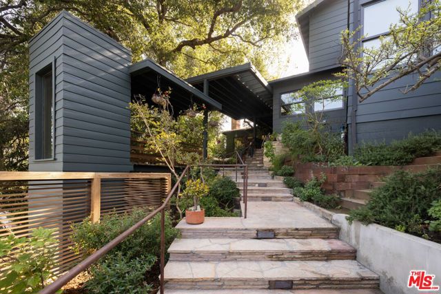 Image 3 of 57 For 2206 Micheltorena Street