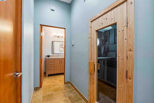 103 Diablo Dr, Oakland CA: https://media.crmls.org/mediaz/d6cc455d-1e64-47ce-b859-d9f65e44784d.jpg