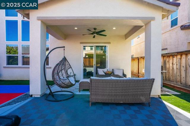 363 Fletcher Lane, Brentwood CA: https://media.crmls.org/mediaz/d6cc7f8e-bac9-407f-a502-90169d965d97.jpg