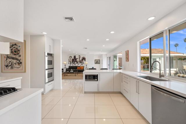 2943 Guadalupe Road, Palm Springs CA: https://media.crmls.org/mediaz/d6cdb5f8-c70e-4810-876a-3a44aa716126.jpg