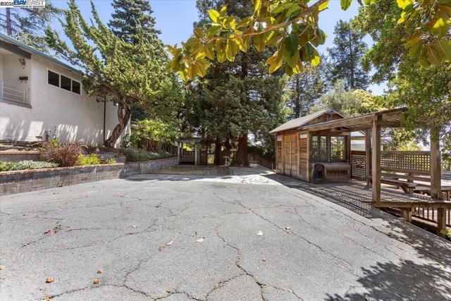 3491 Middleton Ave, Castro Valley CA: https://media.crmls.org/mediaz/d6cdf8ff-9de9-4e92-8e64-dae47adf2115.jpg