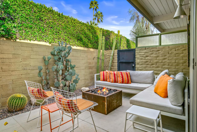 1611 S Calle Palo Fierro #4, Palm Springs, CA 92264