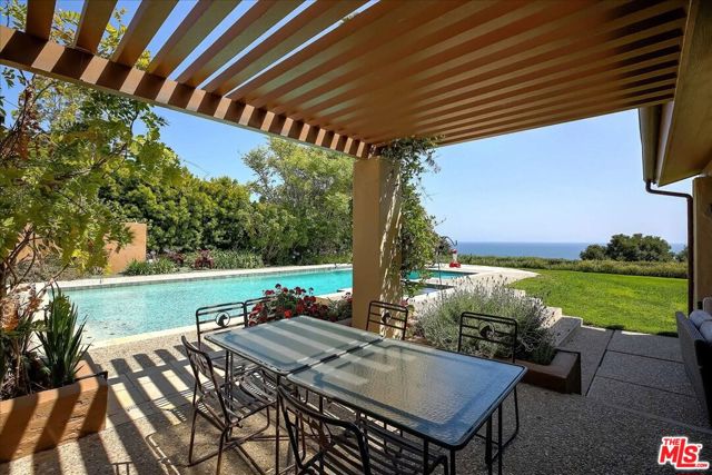 4099 Creciente Drive, Santa Barbara CA: https://media.crmls.org/mediaz/d6ce45d2-671d-4ce6-a817-4f0bf0166c04.jpg