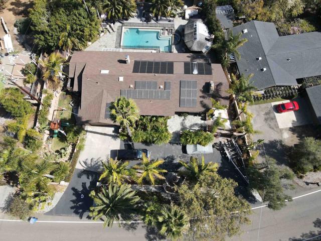 1153 Crest Dr, Encinitas CA: https://media.crmls.org/mediaz/d6ceba2a-2af4-4615-8b5a-53562c841621.jpg