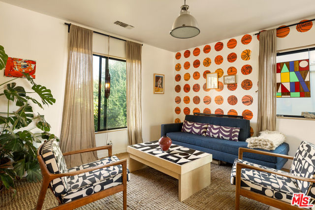 3435 Verdugo Vista Terrace, Los Angeles CA: https://media.crmls.org/mediaz/d6cef984-4f3c-4b09-9a75-061bcdff19ba.jpg