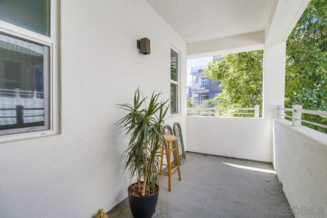 2092 Tango Loop, Chula Vista CA: https://media.crmls.org/mediaz/d6cf137d-35e2-4d23-b96c-2cf5bb391e45.jpg