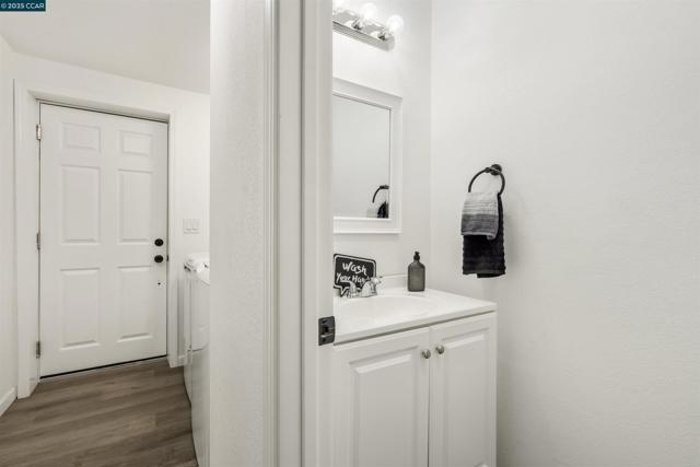 2593 El Portal Dr., San Pablo CA: https://media.crmls.org/mediaz/d6cf55d5-d0a2-46bb-b54e-c10298eb665b.jpg