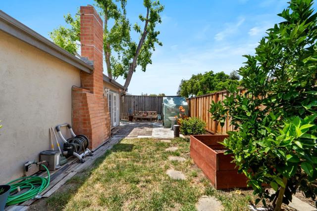 33 Hayes Avenue, San Jose CA: https://media.crmls.org/mediaz/d6cf5ceb-ce6d-49f7-9229-5f43890a1875.jpg