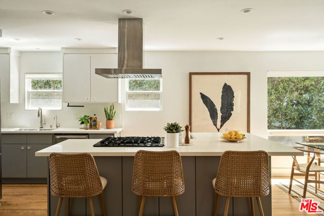 1414 N Coronado Terrace, Los Angeles CA: https://media.crmls.org/mediaz/d6cf78a1-7a24-414a-bf31-3df5a6a4cc70.jpg