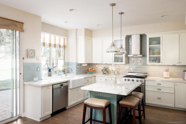 3000 Avenida Ciruela, Carlsbad CA: https://media.crmls.org/mediaz/d6d028a0-f6d5-41fe-8ae7-ae45f06723c1.jpg