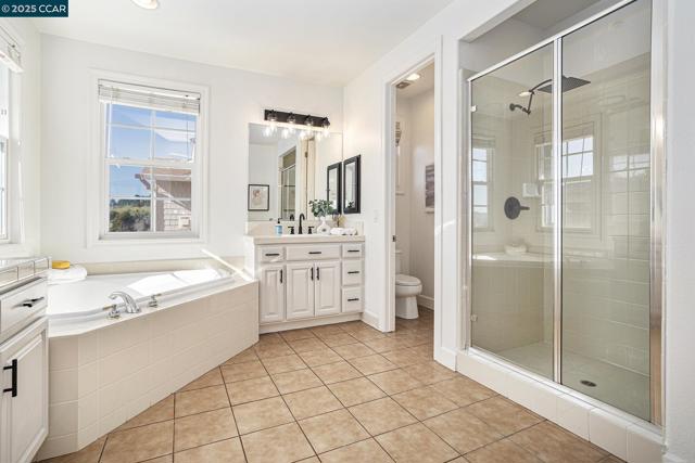 Image 28 of 50 For 203 Seacliff Way