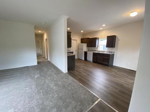 Image 18 of 21 For 99 Marigold Avenue
