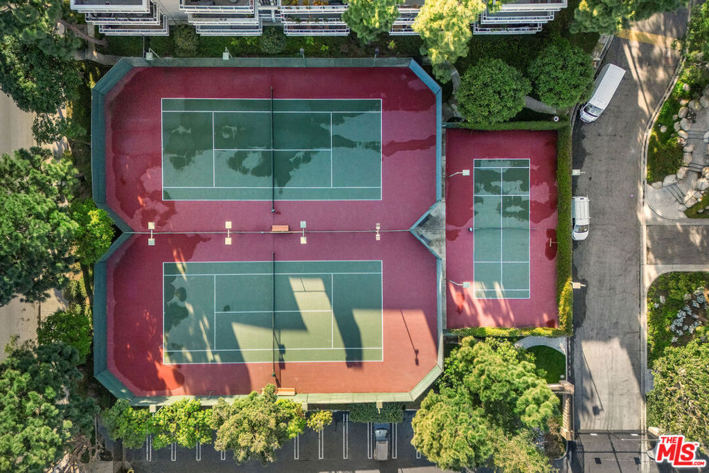 https://media.crmls.org/mediaz/d6d23857-5467-429d-809a-f40ecaae0707.jpg?preset=X-Large