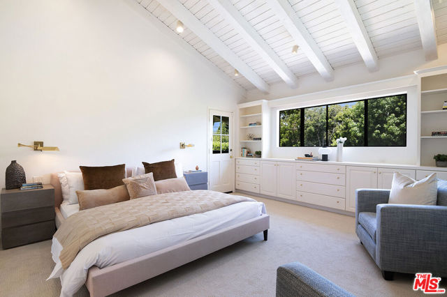 745 25th Street, Santa Monica CA: https://media.crmls.org/mediaz/d6d251fc-9a84-4e50-ad7a-1f34b945873d.jpg
