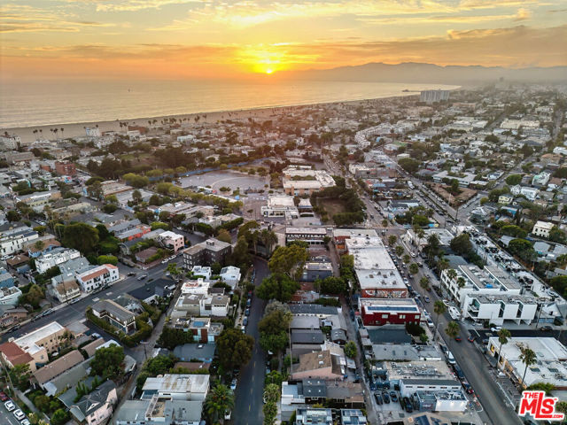 1141 Cabrillo Avenue, Venice CA: https://media.crmls.org/mediaz/d6d2c303-5533-4ac7-b249-b982cb195c38.jpg