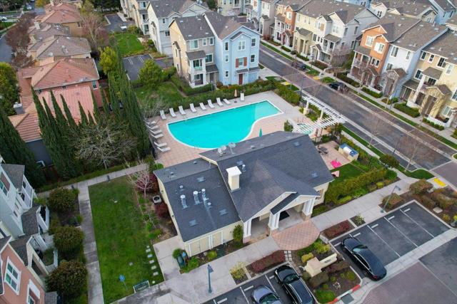 193 Fable Court, Mountain View CA: https://media.crmls.org/mediaz/d6d2d079-3fd5-4a8e-a6a8-9a074488c029.jpg