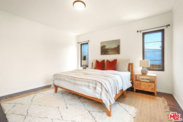 2218 Pearl Street, Santa Monica CA: https://media.crmls.org/mediaz/d6d40932-0fb1-49c1-b9b5-dfe6fdce731b.jpg