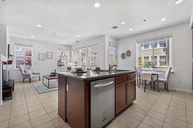 6268 Byron Ln, San Ramon CA: https://media.crmls.org/mediaz/d6d4b972-9d33-44dd-a6e3-4cfcfa8683c1.jpg