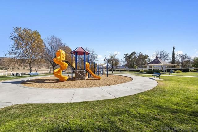 Image 38 of 41 For 26849 Silver Spur Ct