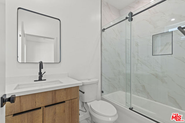 2919 Burnside Avenue, Los Angeles CA: https://media.crmls.org/mediaz/d6d58d77-fa9e-425b-b863-ae651b4c1bc2.jpg