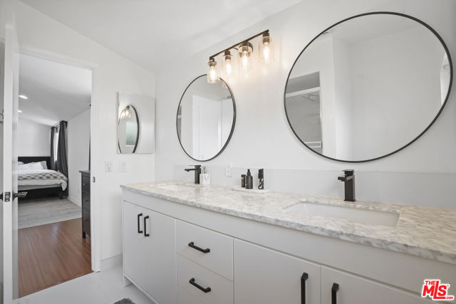 20338 Coulson Street, Woodland Hills CA: https://media.crmls.org/mediaz/d6d65958-4166-492e-b150-60f6bde8c322.jpg